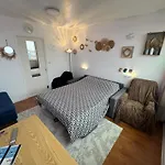 Guest Room In A Shared Apartment - Metro 7 And Tramway T3A