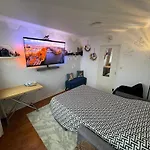 Guest Room In A Shared Apartment - Metro 7 And Tramway T3A